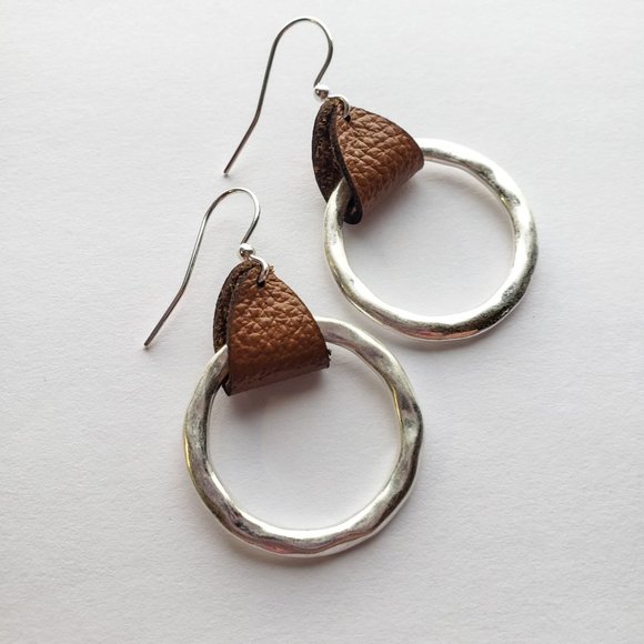 Handmade Leather hoop earrings - Picture 2 of 2